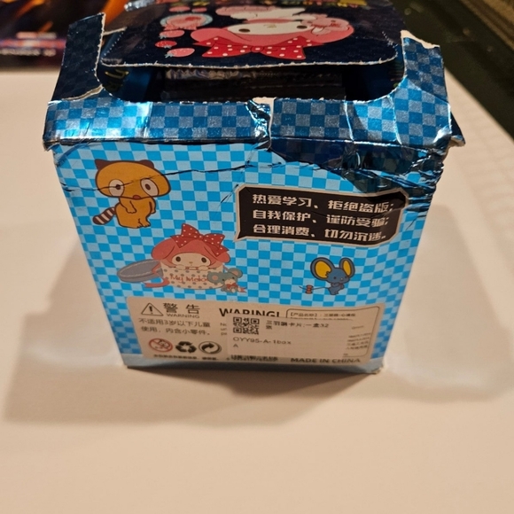 Hello Kitty Trading Cards Booster Box - Picture 3 of 4